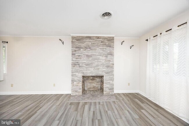 Building Photo - 731 Richwil Dr