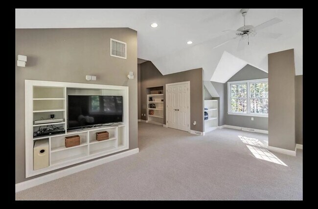 Building Photo - 7 Washburn St