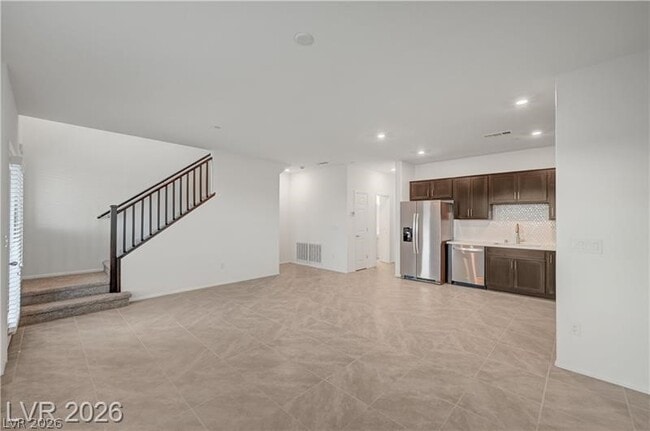 Building Photo - 634 Bellus Pl