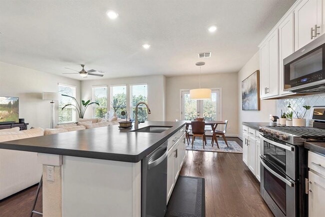 Building Photo - 7505 Belfair Ter