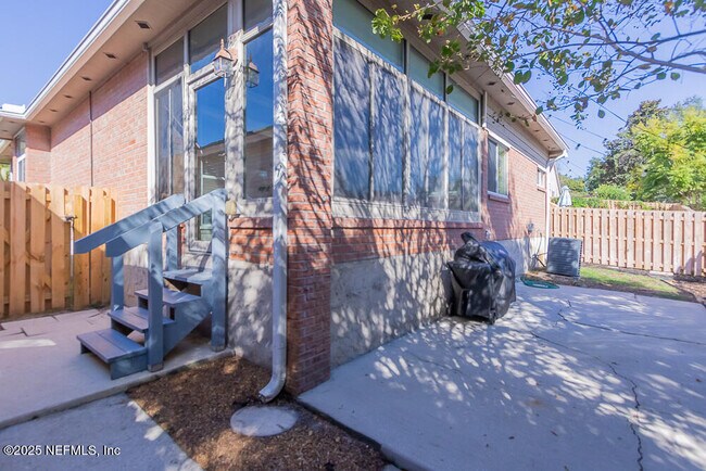 Building Photo - 12048 Saverio Ln