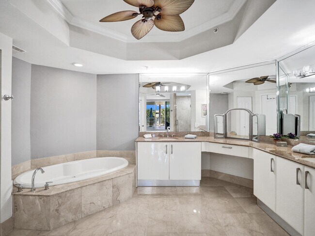 Building Photo - 191 S Ocean Dr