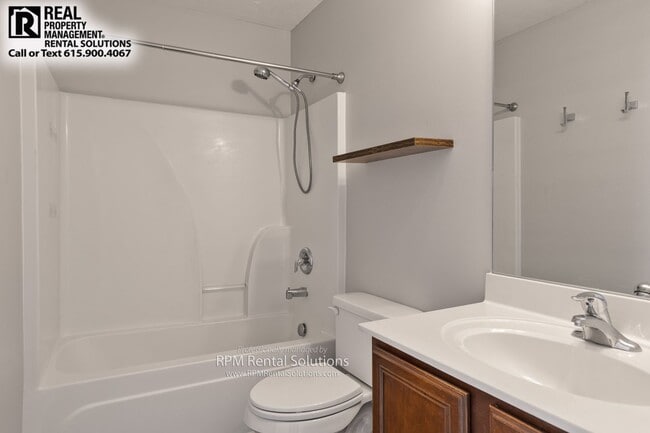 Building Photo - Amazing Smyrna 3BR townhome END-UNIT, just 1 mile from I-24!