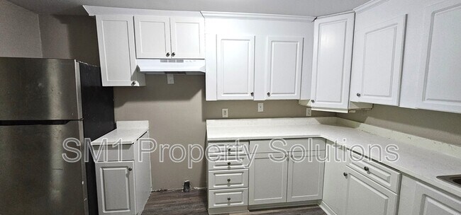 Building Photo - 534 Cranbrook St