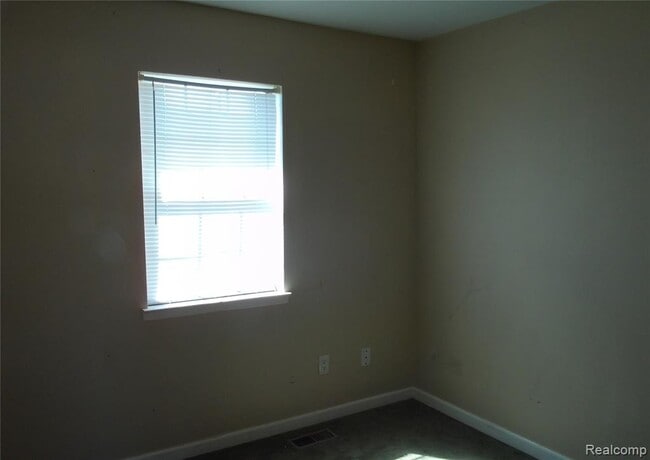 Building Photo - 37085 Brynford Dr