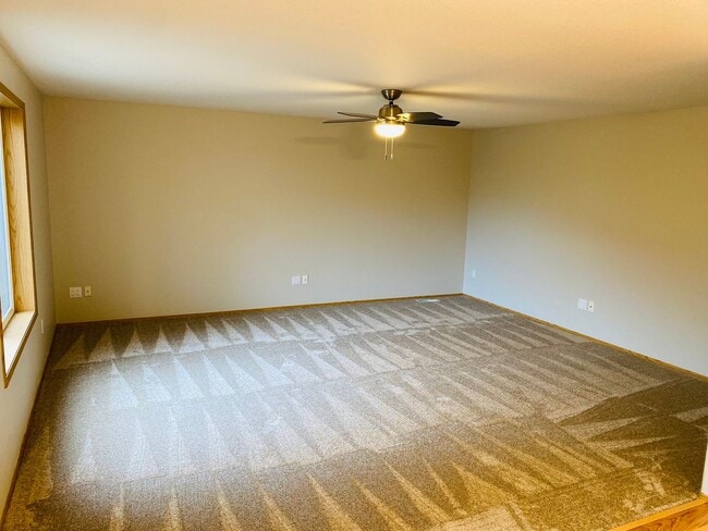 Building Photo - Nicely Updated Large Home w/ Pool!