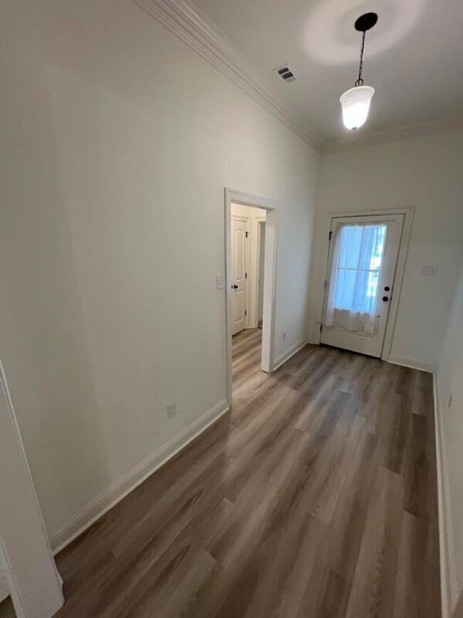 Building Photo - Trendy, 3 bedroom, 2 bath home in coveted Kenilworth Crossing Community near LSU
