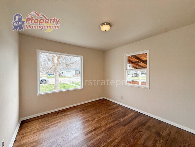 Building Photo - 421 N Archer St