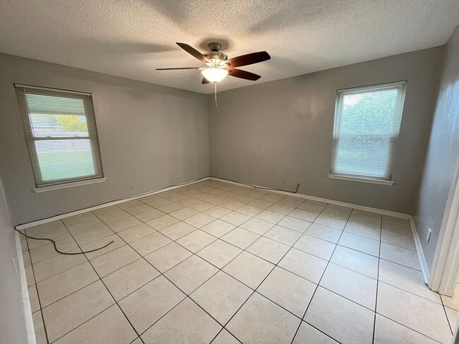 Building Photo - 2902 Trailridge Cir