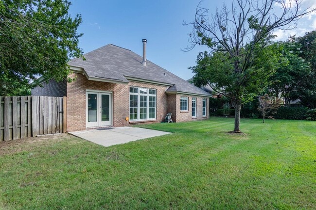 Building Photo - 9300 Greythorne Way