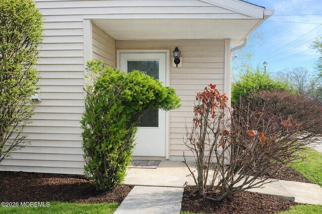 Building Photo - 16 Pin Oak Ln