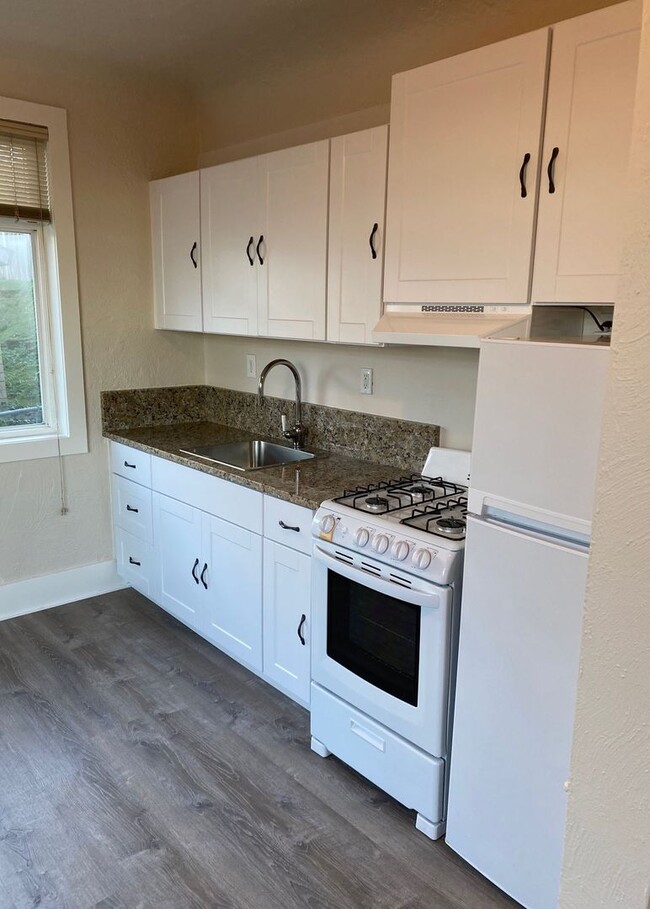 Building Photo - Phillips Ward Triplex
