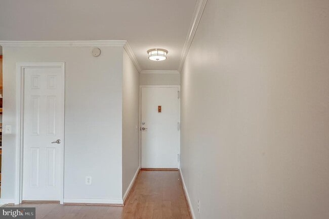 Building Photo - 75 S Reynolds St