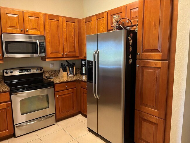 Building Photo - 3500 Oaks Clubhouse Dr