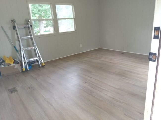 Building Photo - Updated Home in Laurel Lakes NJ FOR RENT $...
