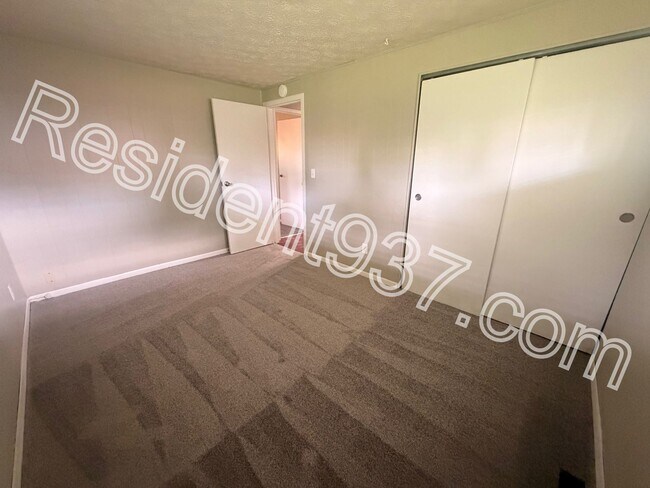 Building Photo - 3593 Elmira Dr