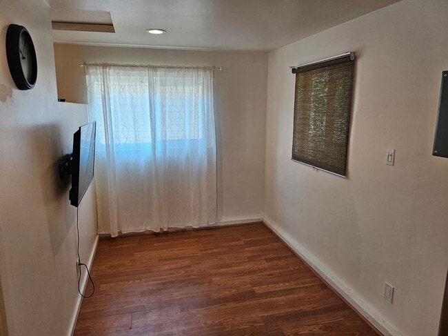 Building Photo - 20624 Kittridge St