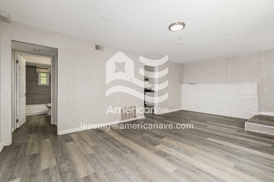 Building Photo - 1346 Beverly Rd