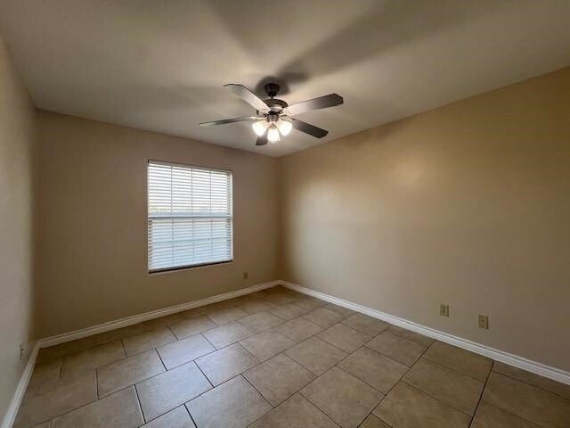 Building Photo - 2720 Camelot Dr