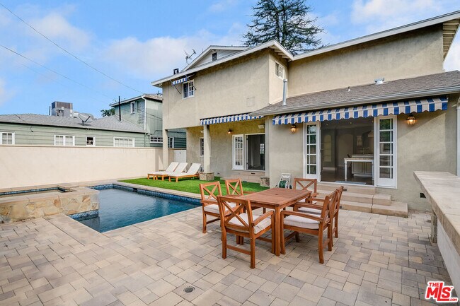 Building Photo - 4419 Clybourn Ave