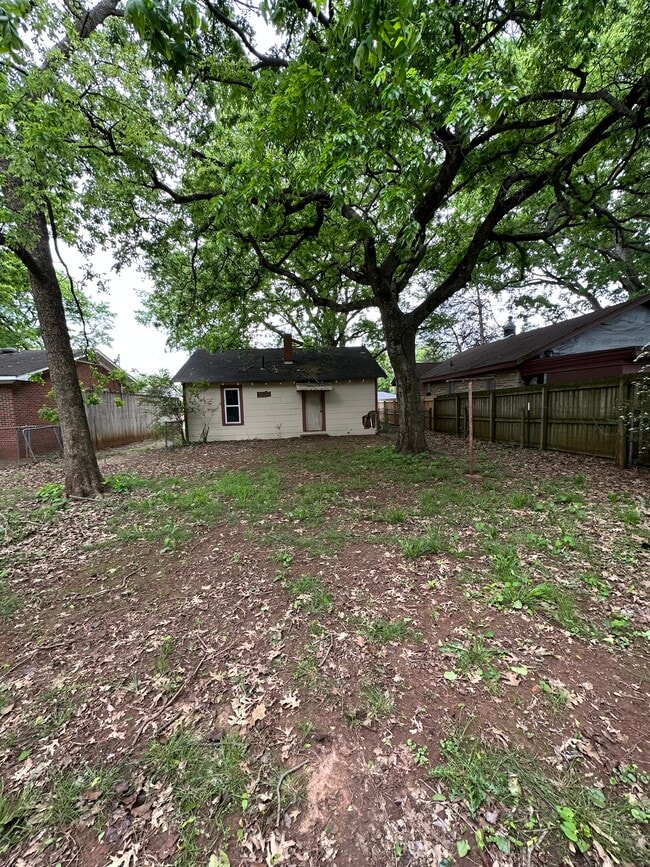 Building Photo - 3814 10th Ave SW