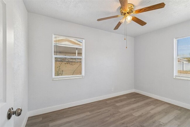 Building Photo - 5409 S Lois Ave