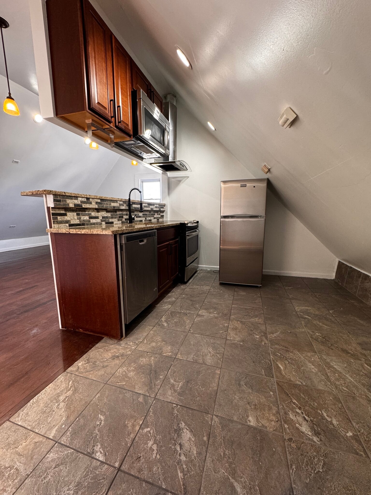 kitchen - 180 Summerfield Ave