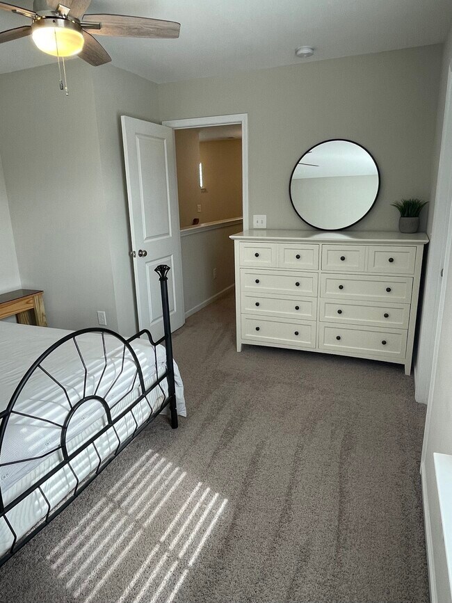 Building Photo - 108 Jersey Ln