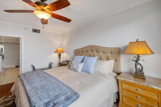 Building Photo - 2880 NE 14th Street Causeway