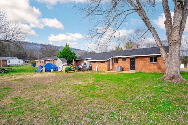 Building Photo - 3336 Gundy Dr