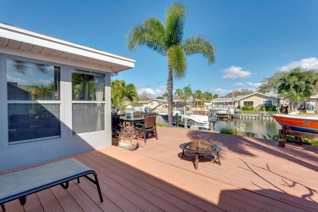 Building Photo - 4165 13th Ln NE