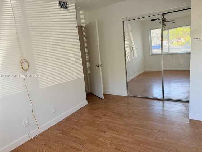 Building Photo - 3215 NW 102nd Terrace