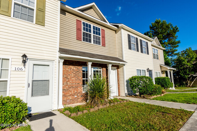 Building Photo - 104 Spring Meadow Cir