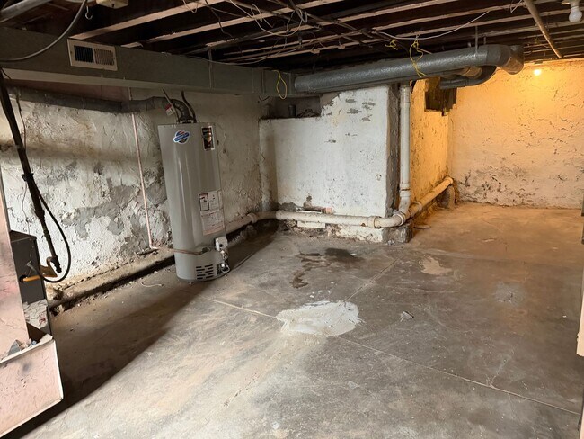 Building Photo - Charming 2BR/1Bath House! Section 8 ONLY!