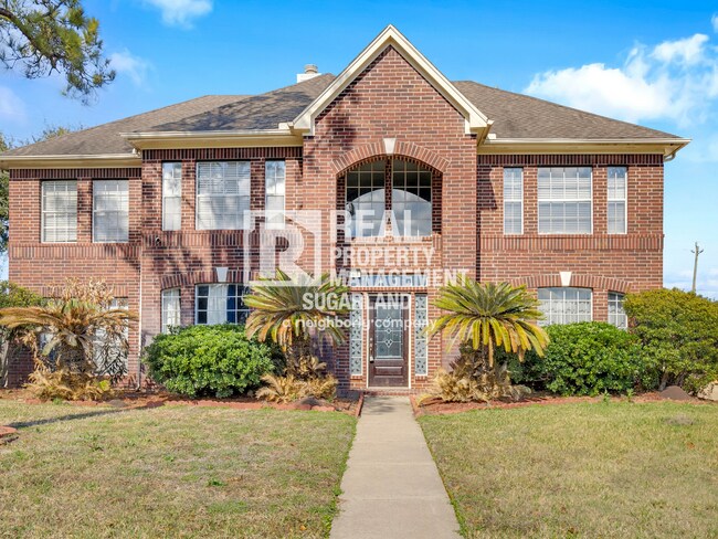 Building Photo - Executive Living in the Heart of Sugar Land