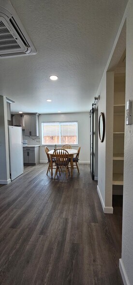 Building Photo - 451 Carneros Ave