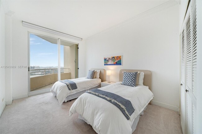 Building Photo - 888 Brickell Key Dr