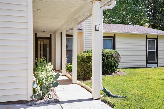 Building Photo - 1607 Burnley Dr