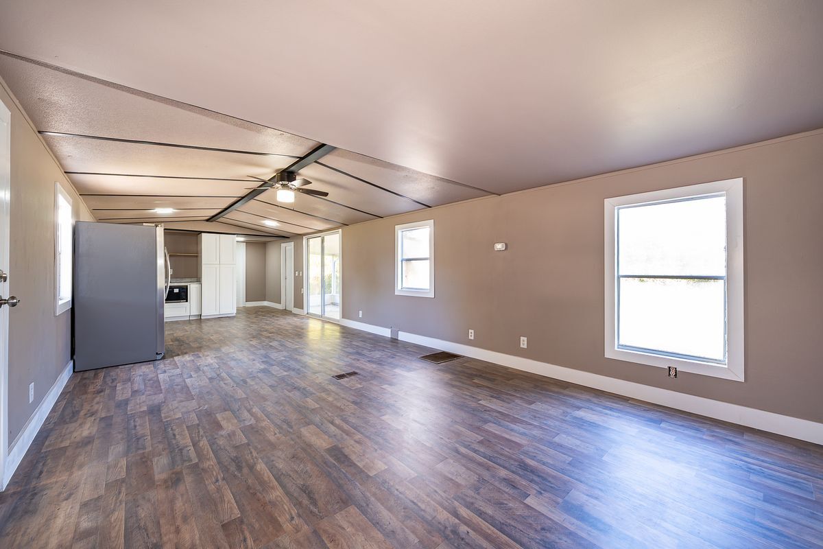 Building Photo - 101 Caroline Ave