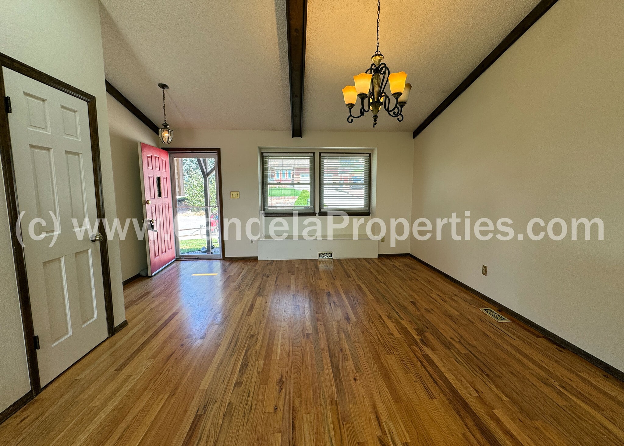 Building Photo - 5615 Country Heights Dr