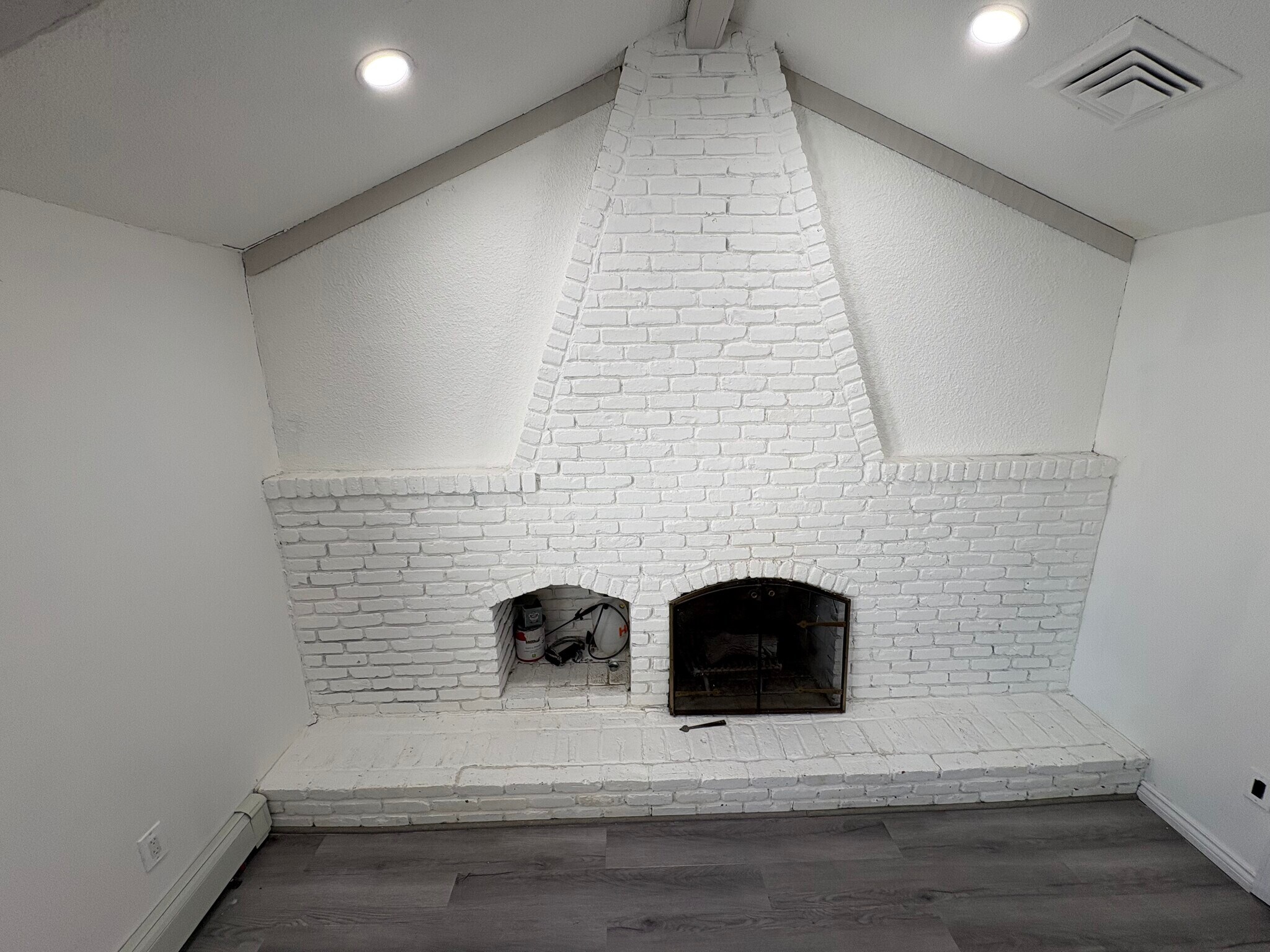 Building Photo - 3 William St