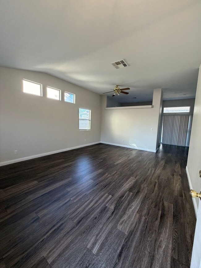Building Photo - 3 bedroom single story home with no HOA