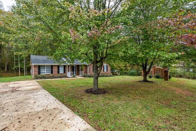 Building Photo - 3205 Bob White Cir