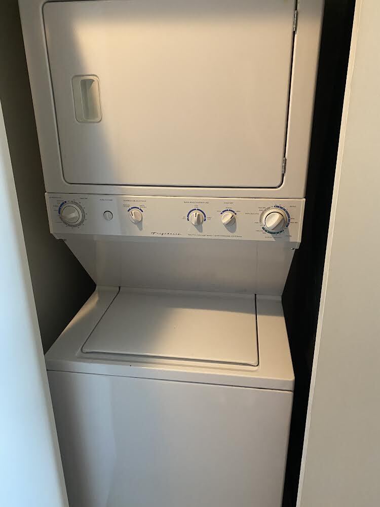 Building Photo - 2080 N Commerce St