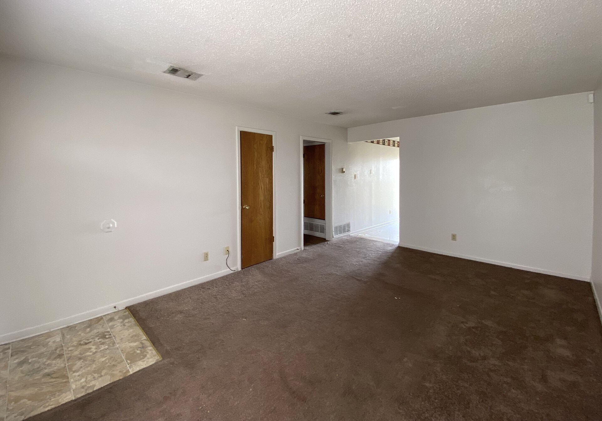 Building Photo - 4801 Rainbow Cir