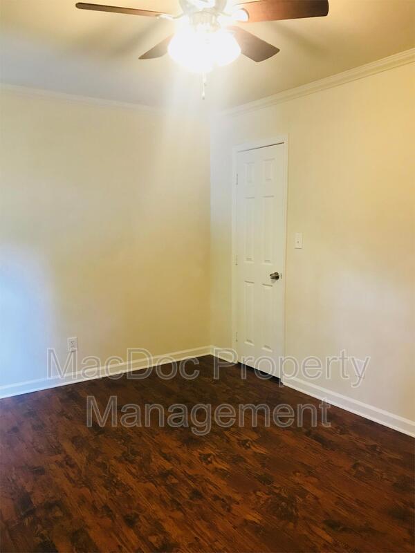 Building Photo - 10813 Heatherwood Dr