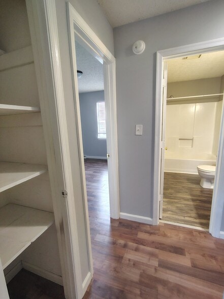 Building Photo - 16 Duiguid Dr