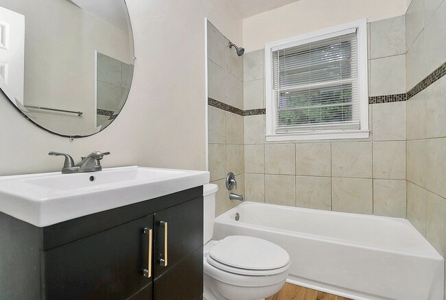 Building Photo - Cozy Echo Hills Two Bedroom Duplex