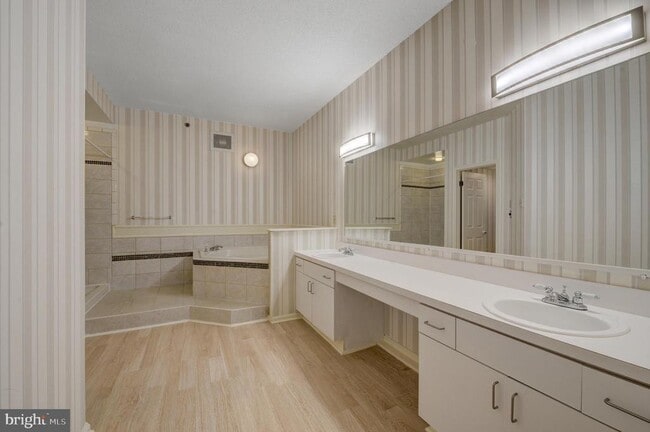 Building Photo - 6146 Main St