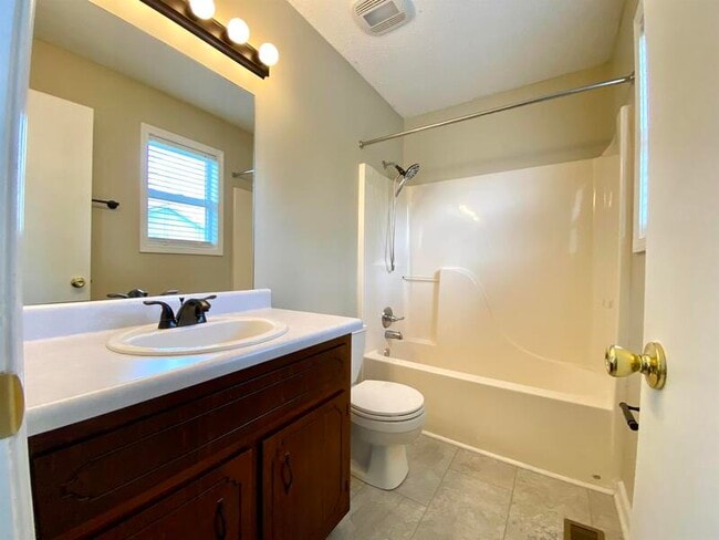 Building Photo - 701 Carbondale Dr